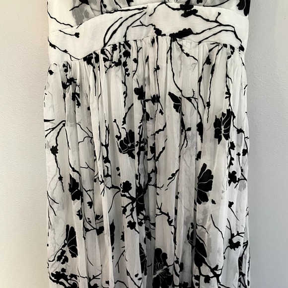 Meghan Los Angeles ENCHANTED GARDEN MAXI DRESS White & Black Floral Size Large - Picture 6 of 13